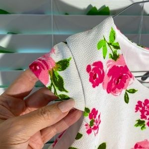 Pinky white and pink floral top and skirt 🎁 FREE!